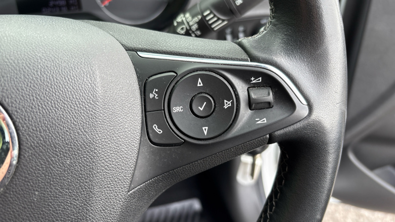 Vauxhall Crossland 1.2 Design 5dr Petrol Hatchback